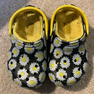 Fuzzy kids crocs size 8c